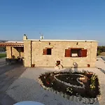 Villa Yioukkas